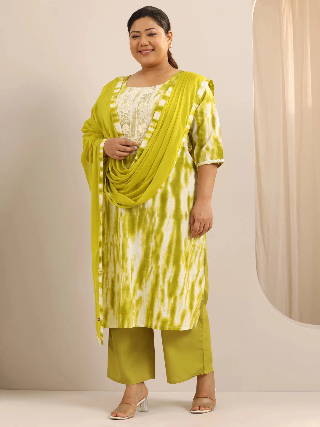  Plus Size Green Printed Cotton Straight Suit Set With Dupatta 