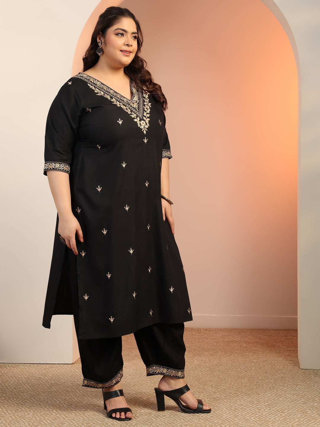  Plus Size Black Embroidered Viscose Straight Suit Set With Dupatta 