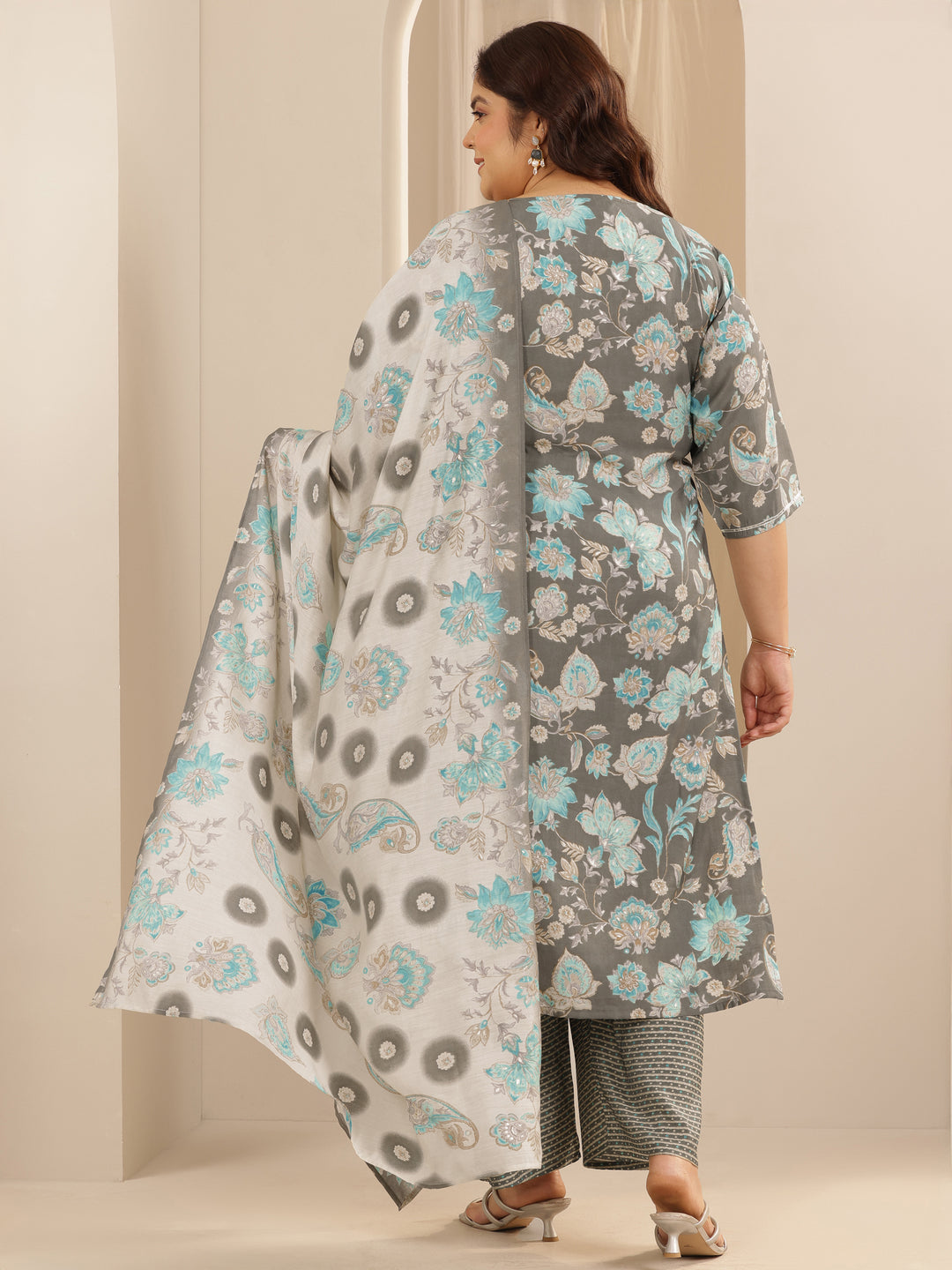  Plus Size Grey Printed Silk blend Straight Suit Set With Dupatta 