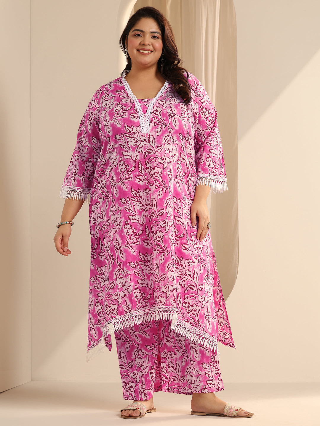  Plus Size Pink Printed Cotton Blend Straight Kurta Set 