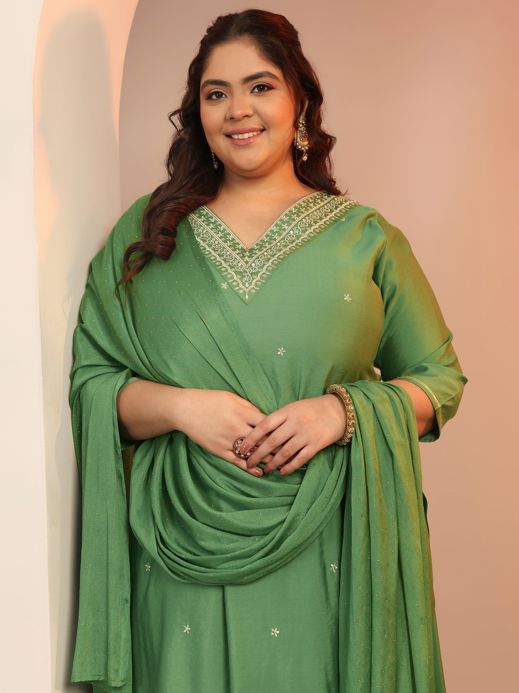 libas Plus Size Green Embroidered Silk blend Straight Suit Set With Dupatta-picture-24