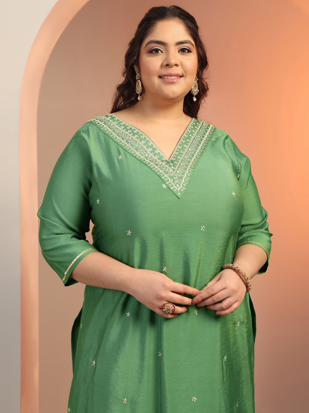  Plus Size Green Embroidered Silk blend Straight Suit Set With Dupatta 