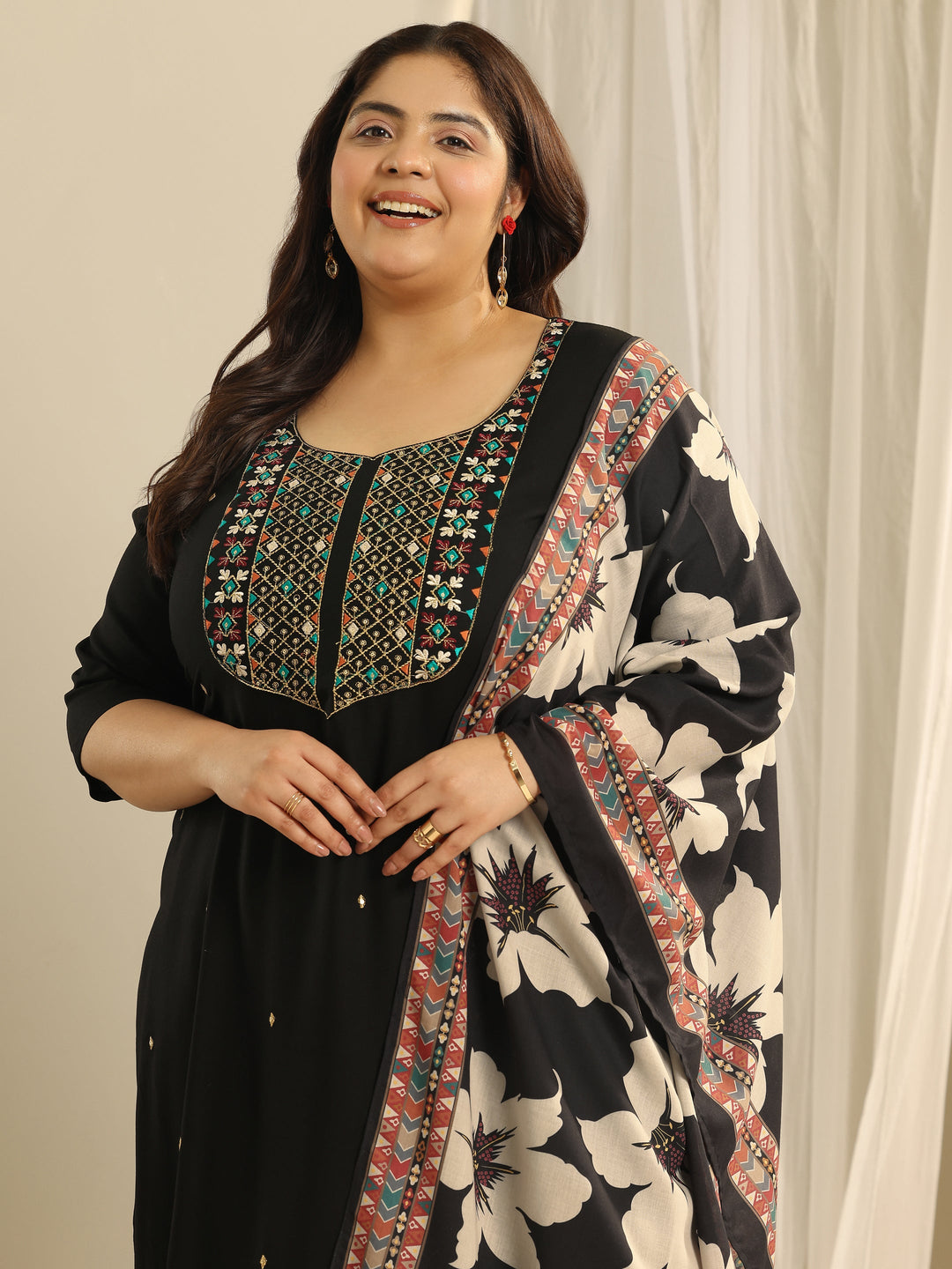  Plus Size Black Embroidered Viscose Straight Suit Set With Dupatta 