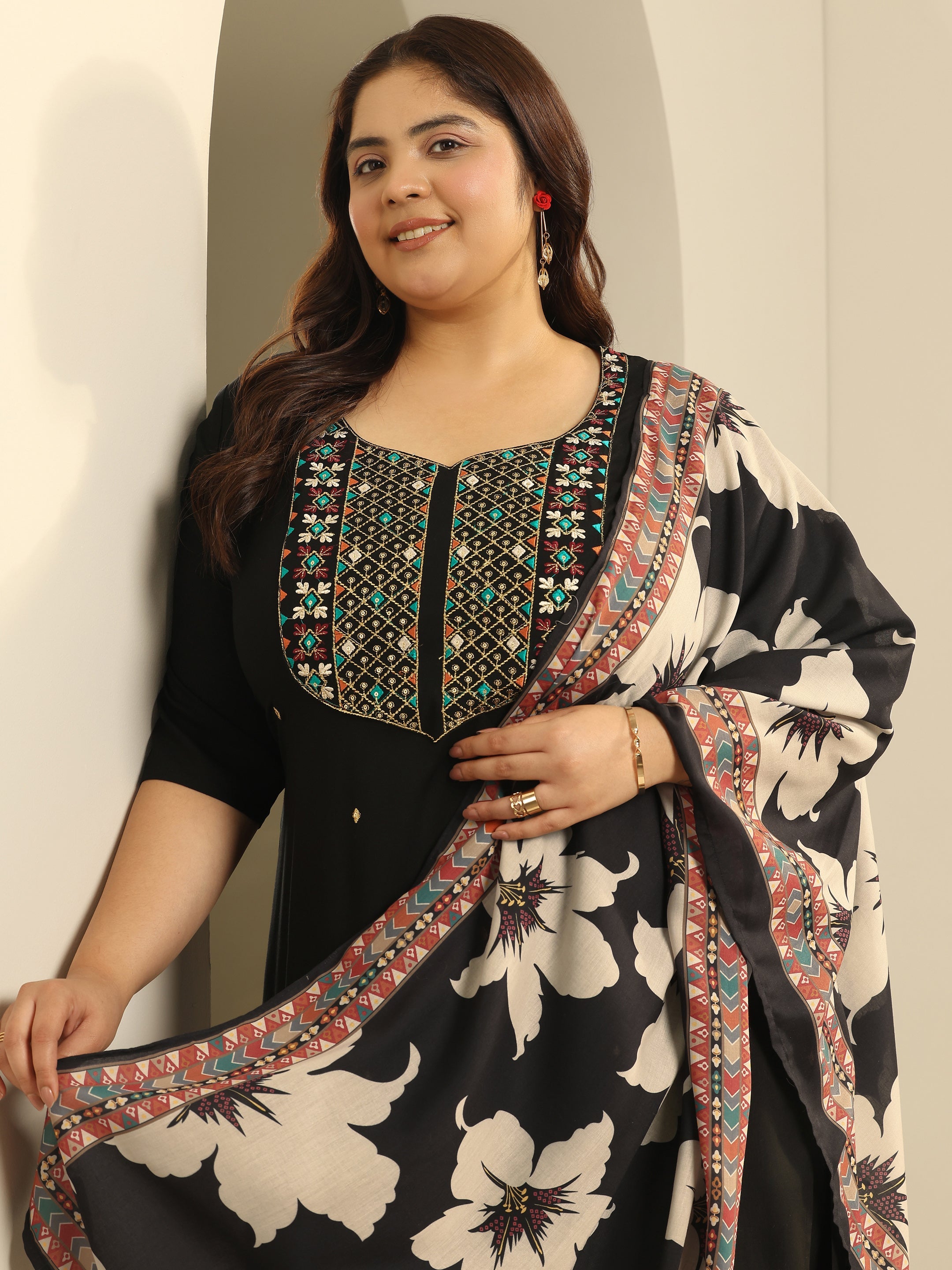 libas Plus Size Black Embroidered Viscose Straight Suit Set With Dupatta-picture-32