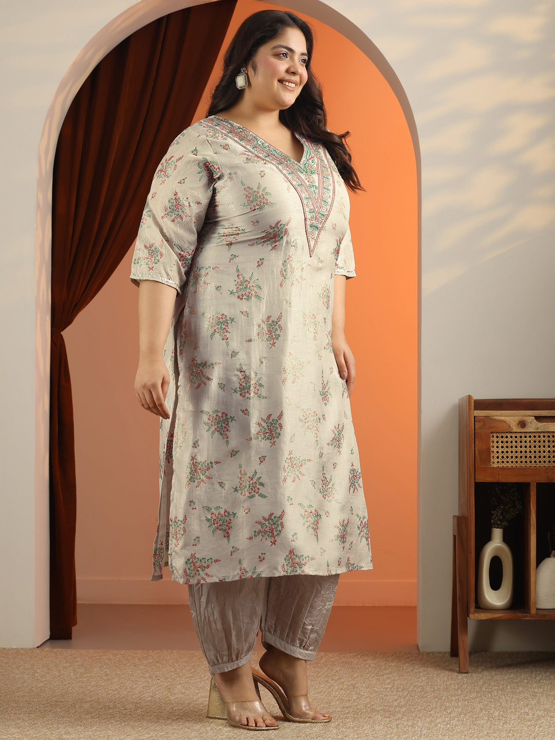  Plus Size Grey Floral Printed Silk blend Straight Suit Set With Dupatta 