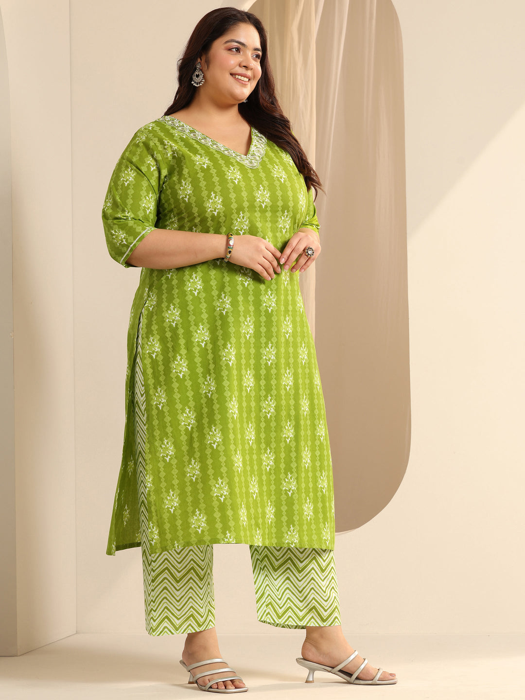  Plus Size Green Printed Cotton Straight Suit Set With Dupatta 