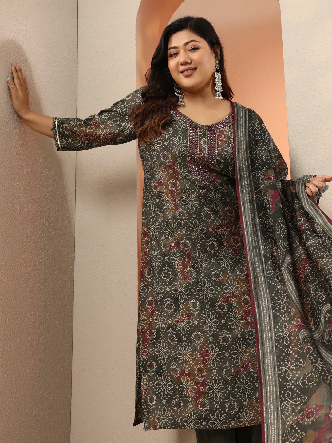  Plus Size Grey Printed Silk Blend Straight Suit Set With Dupatta 