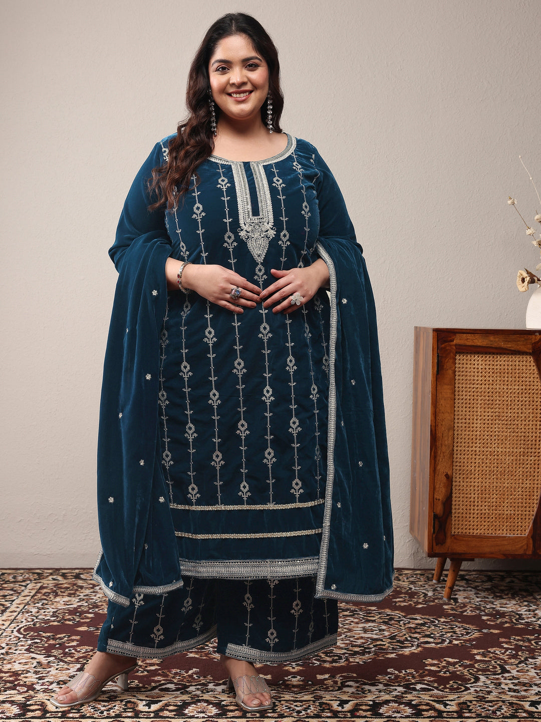  Plus Size Navy blue Embroidered Velvet Straight Suit Set With Dupatta 
