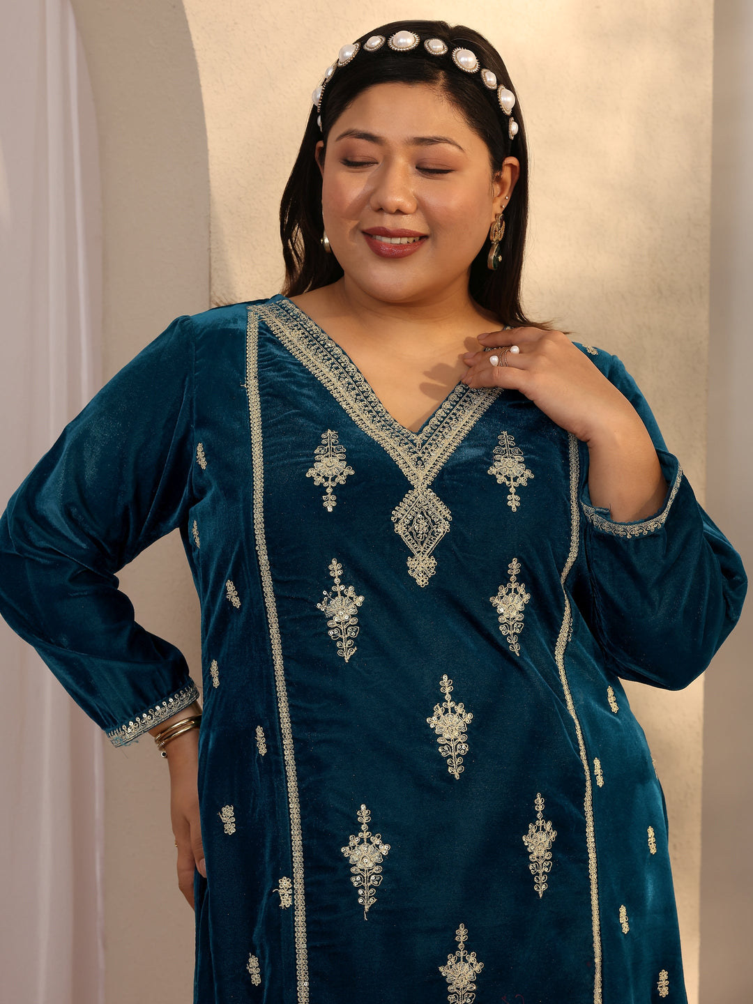  Plus Size Teal Embroidered Velvet Straight Suit Set With Dupatta 