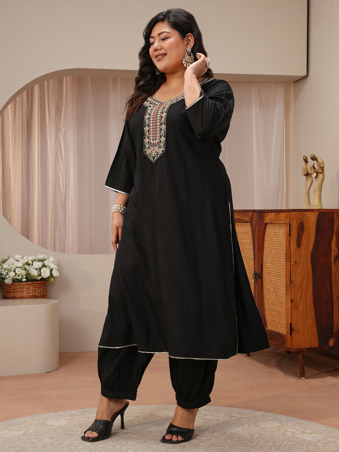  Plus Size Black Yoke Embroidered Silk Blend Straight Suit Set 