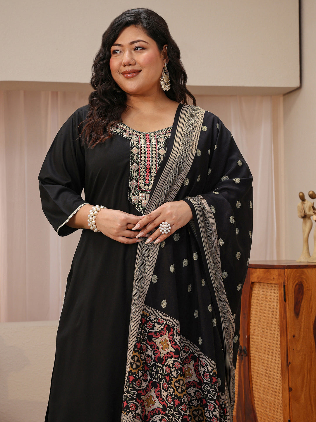  Plus Size Black Yoke Embroidered Silk Blend Straight Suit Set 