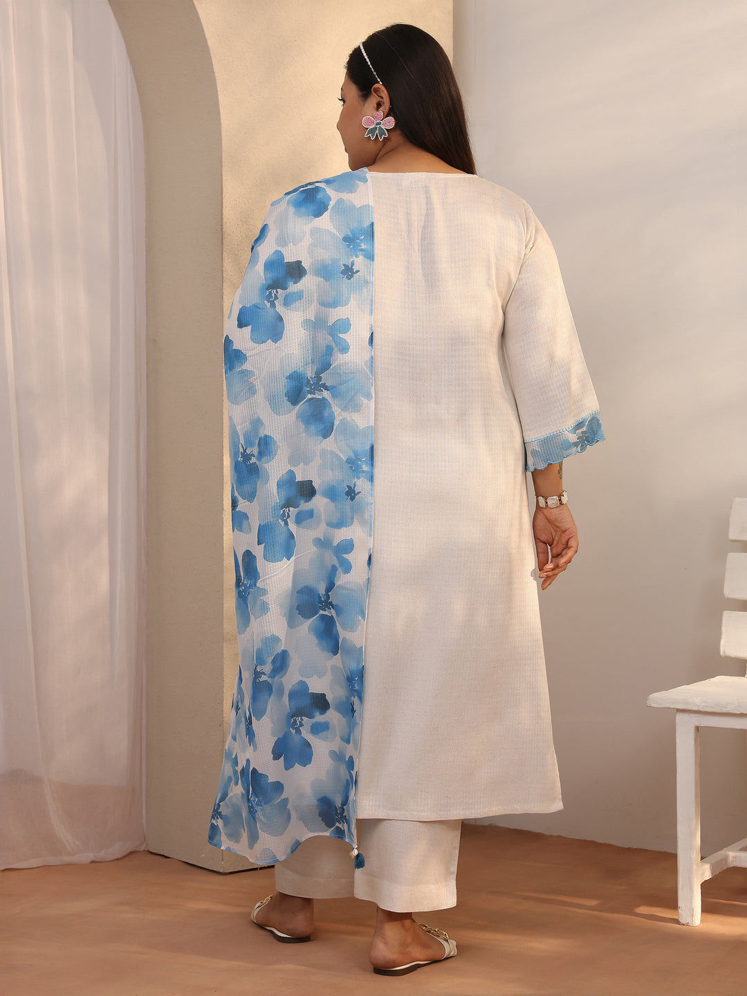  Plus Size Off white Embroidered cotton blend Straight Suit Set With Dupatta 