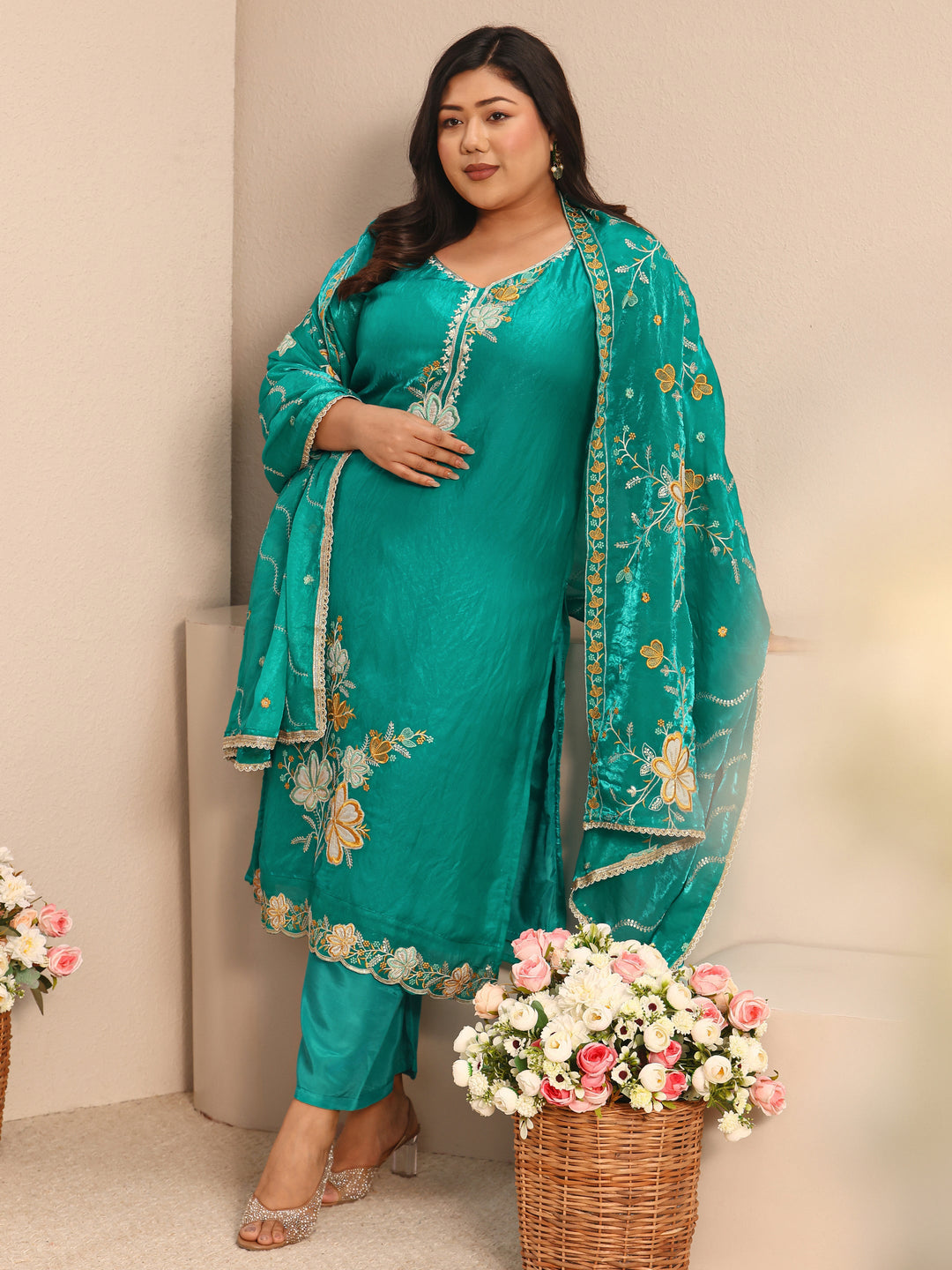  Plus Size Floral Embroidered Organza Straight Suit Set With Dupatta 
