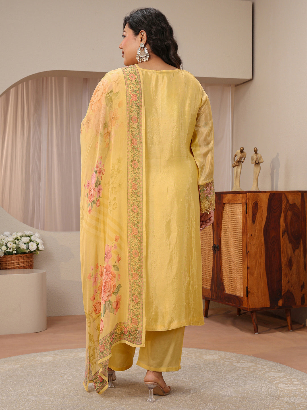  Plus Size Yellow Floral Embroidered Silk Blend Suit Set 