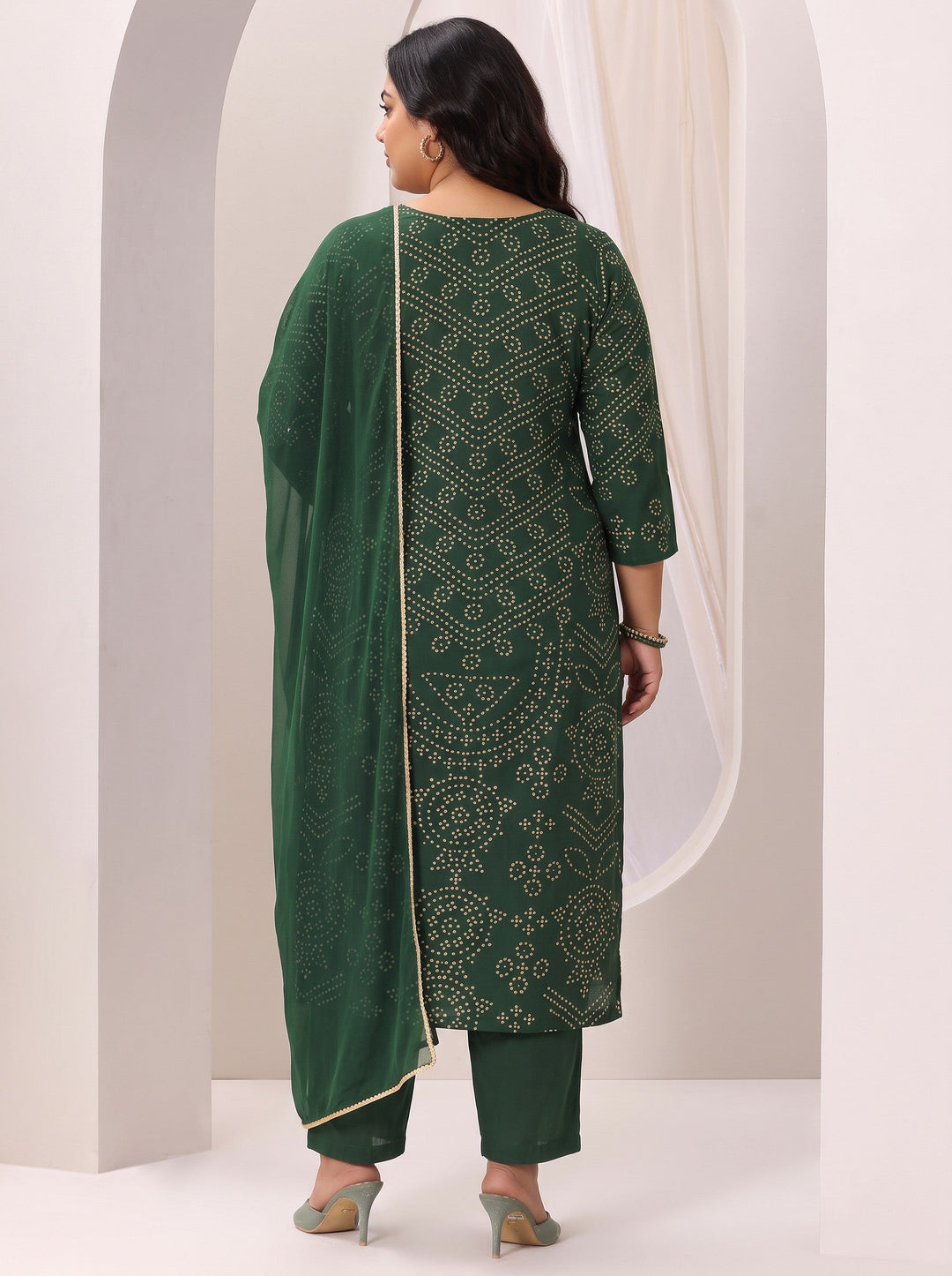  Plus Size Green Printed Cotton Straight Suit Set With Dupatta 