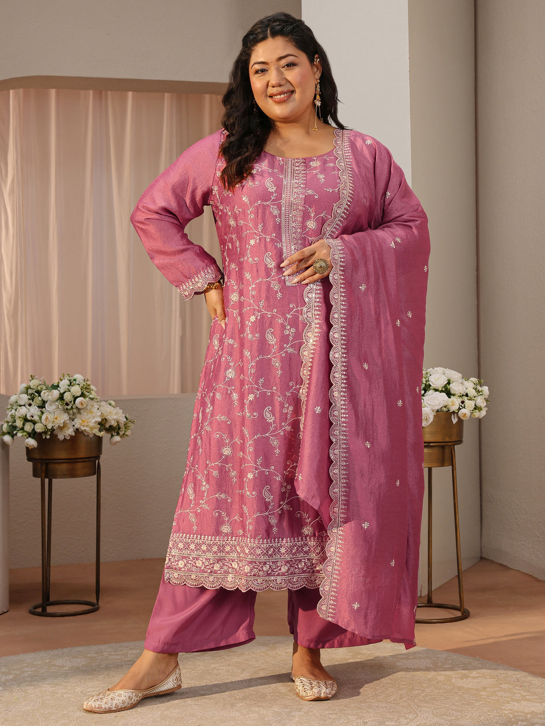  Plus Size Pink Floral Embroidered Silk Blend Straight Suit Set 