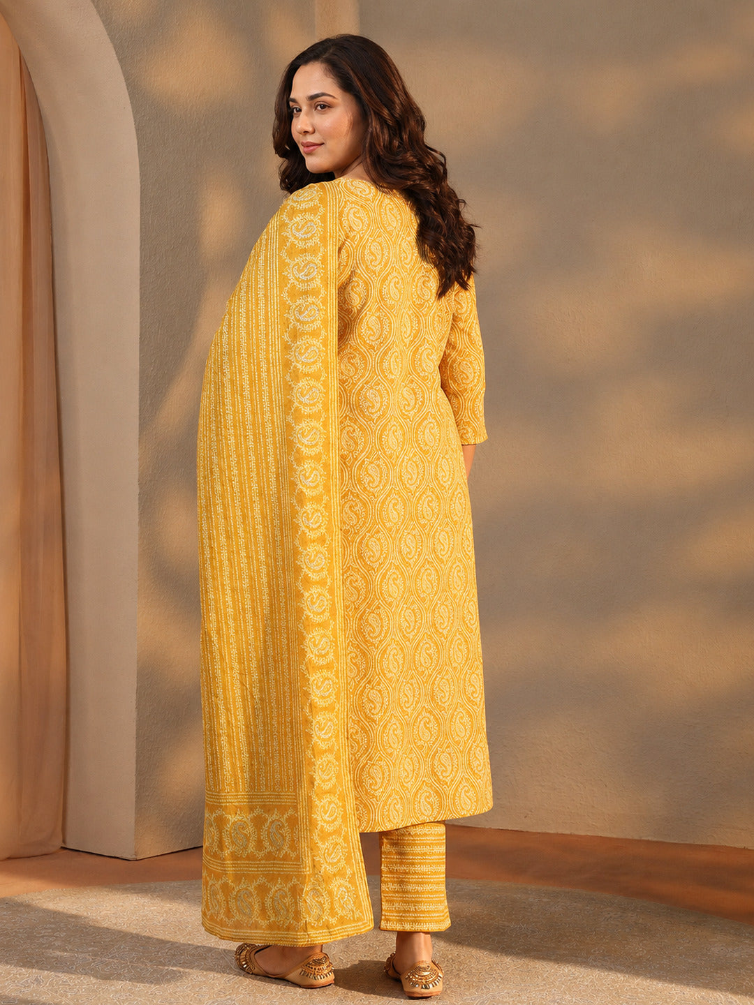  Plus Size Yellow Paisley Printed Cotton Straight Suit Set 