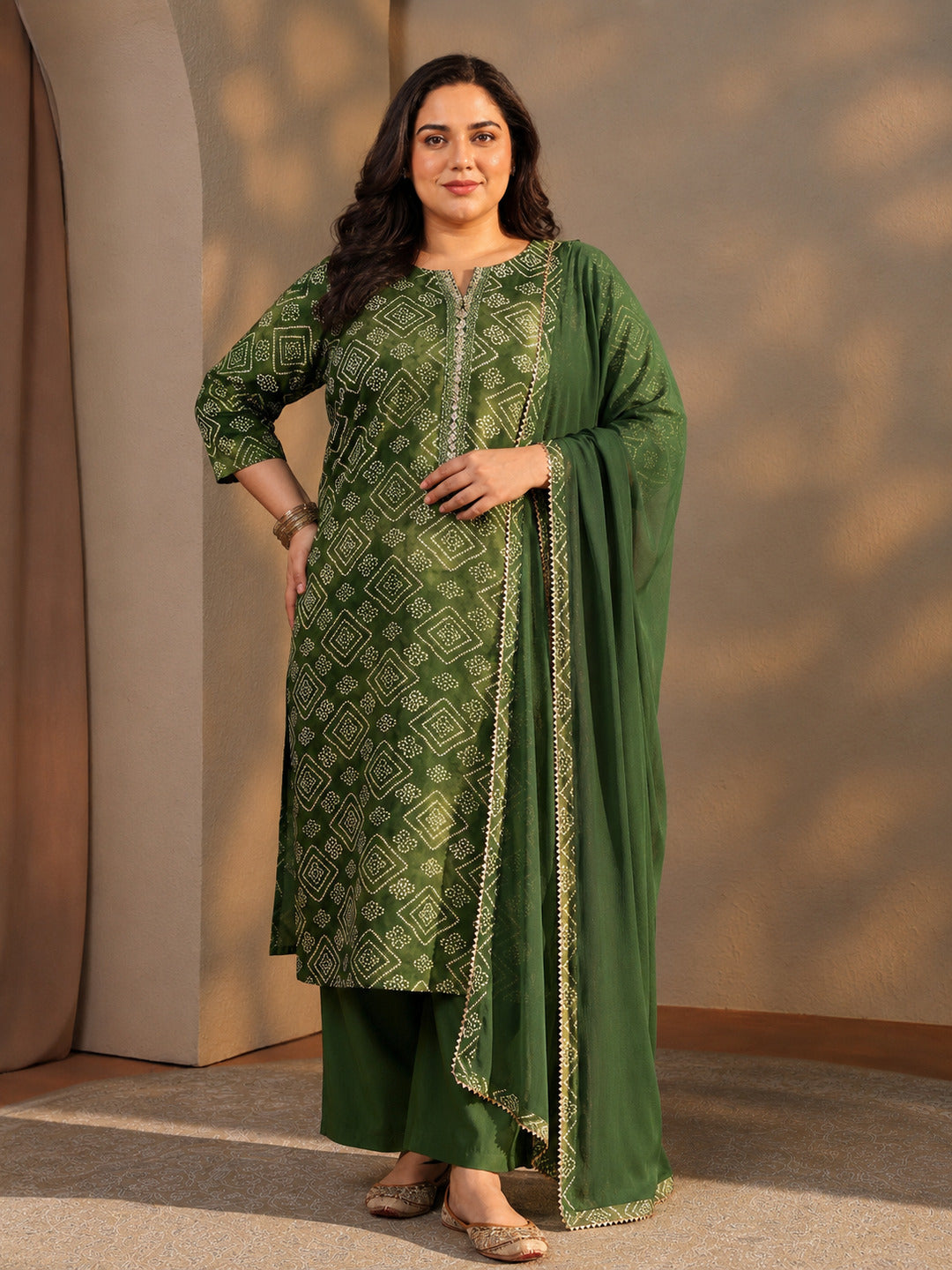  Plus Size Green Bandhani Printed Rayon Straight Suit Set 