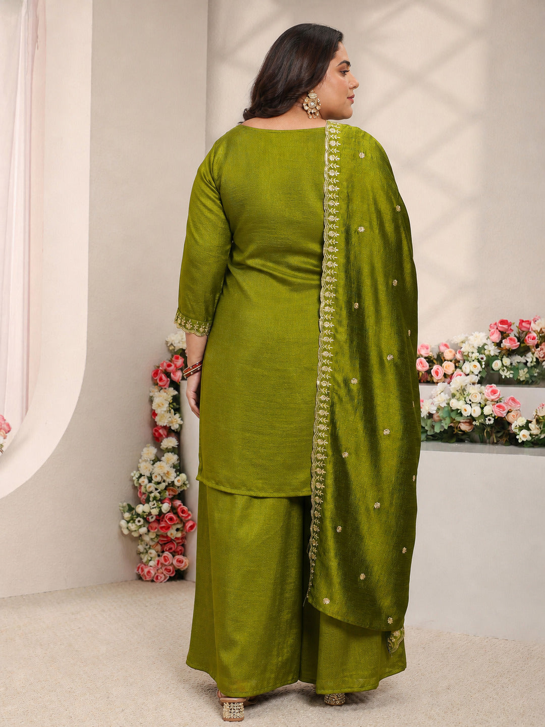  Plus Size Green Embroidered Silk Blend Straight Suit Set With Dupatta 