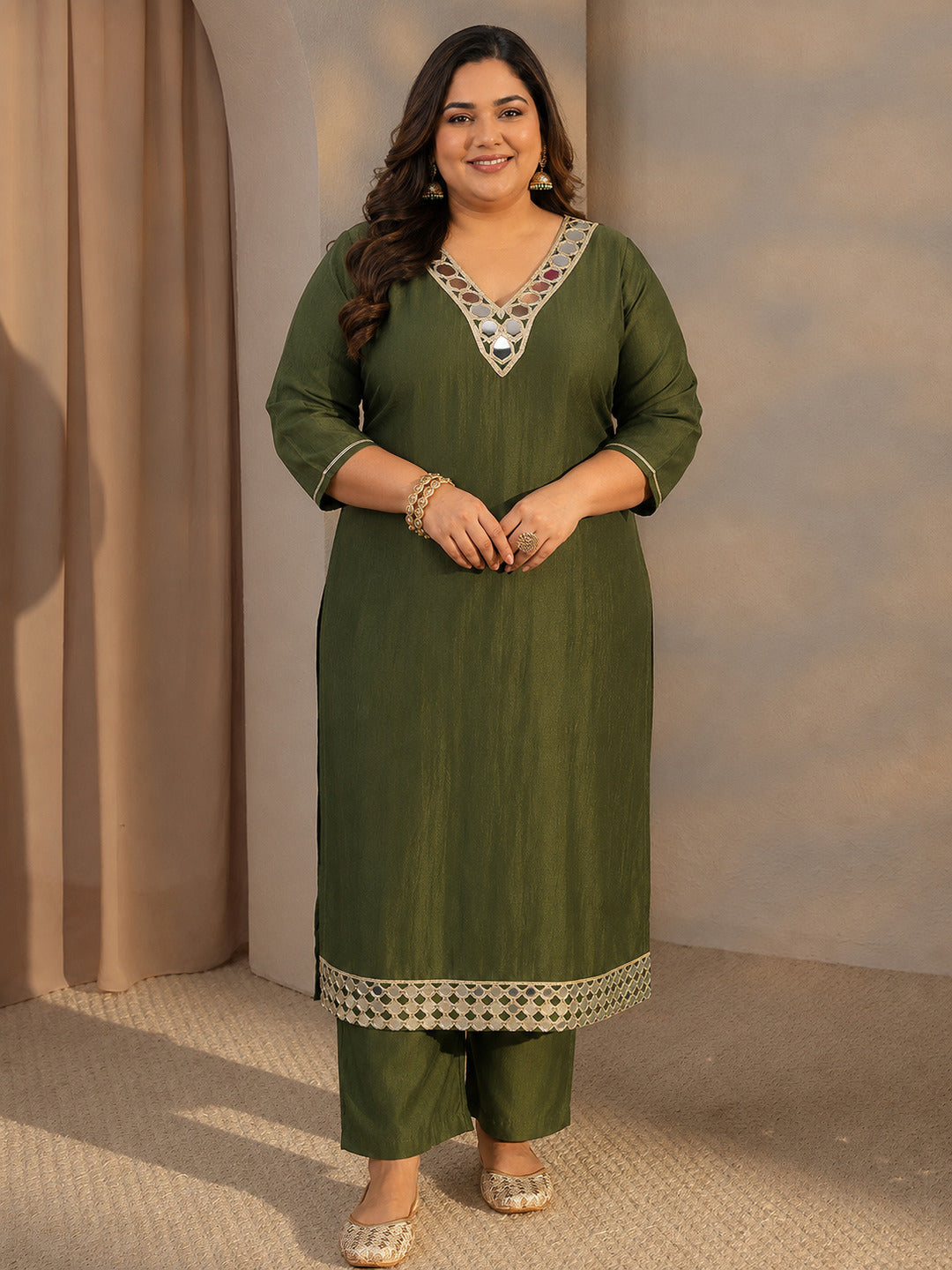  Plus Size Green Embellished Silk Blend Straight Kurta Set 