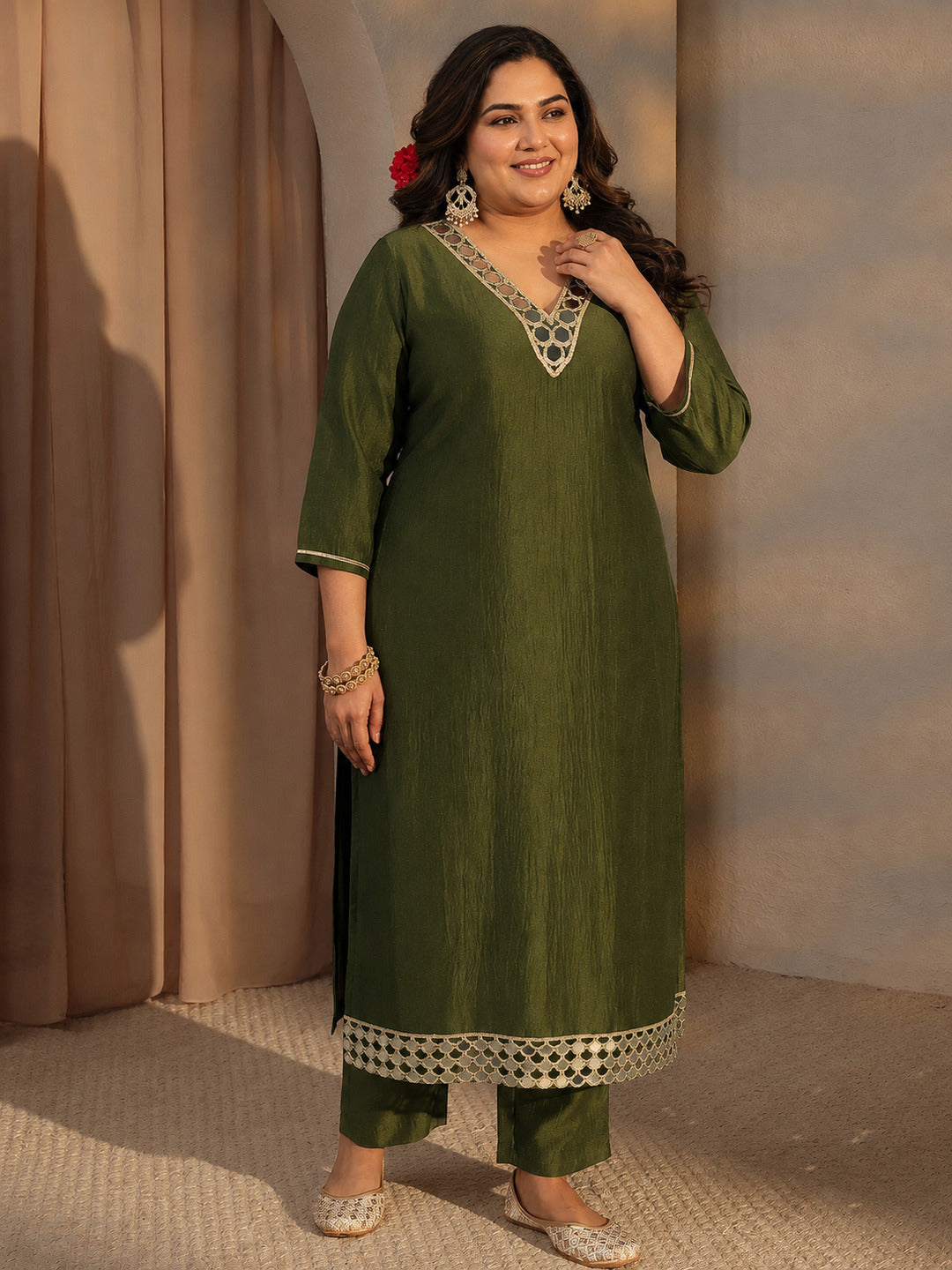  Plus Size Green Embellished Silk Blend Straight Kurta Set 