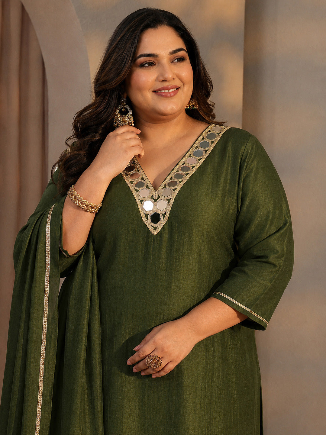  Plus Size Green Embellished Silk Blend Straight Kurta Set 
