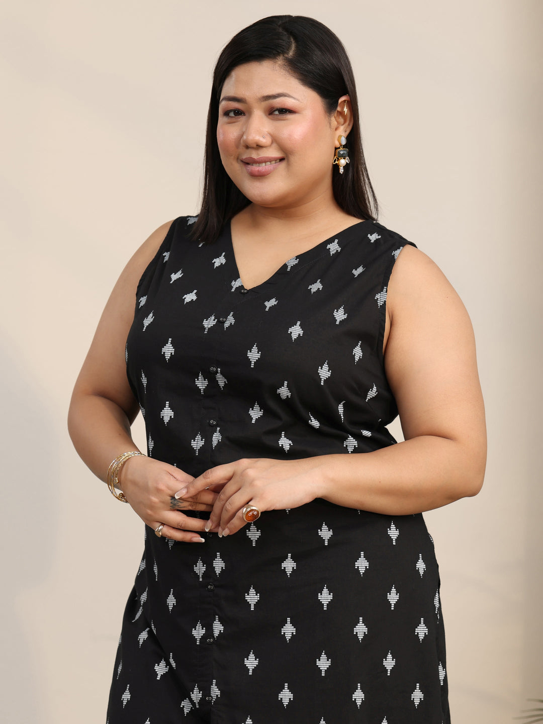  Plus Size Black Floral Printed Cotton Blend Straight Kurta Set 