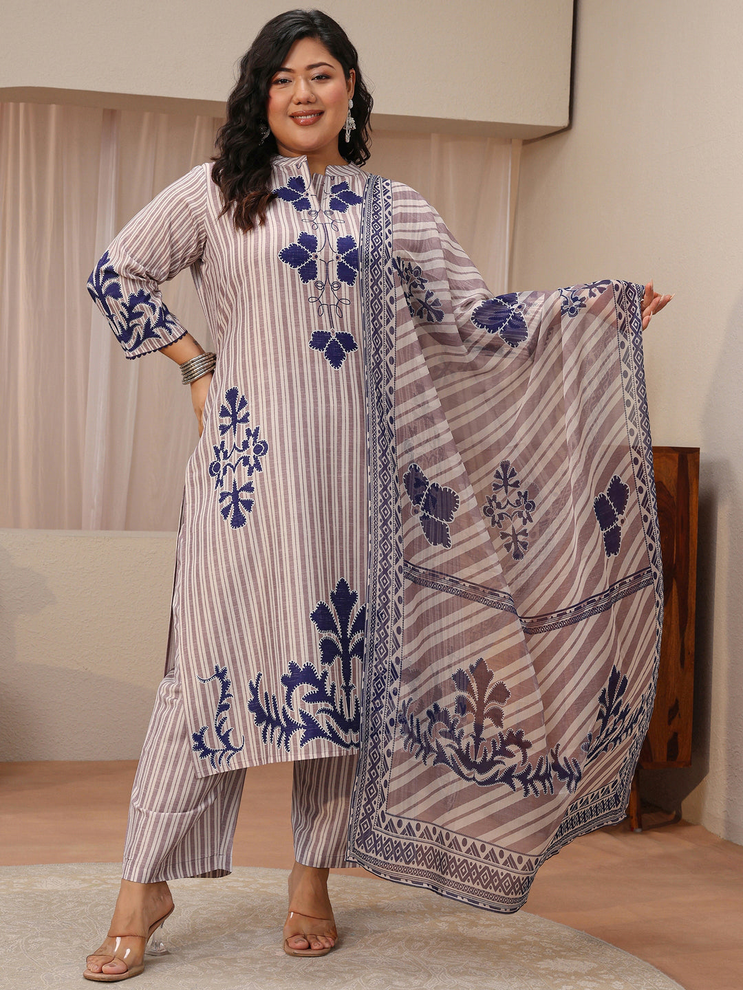  Plus Size Off White Striped Printed Cotton Blend Straight Suit Set 