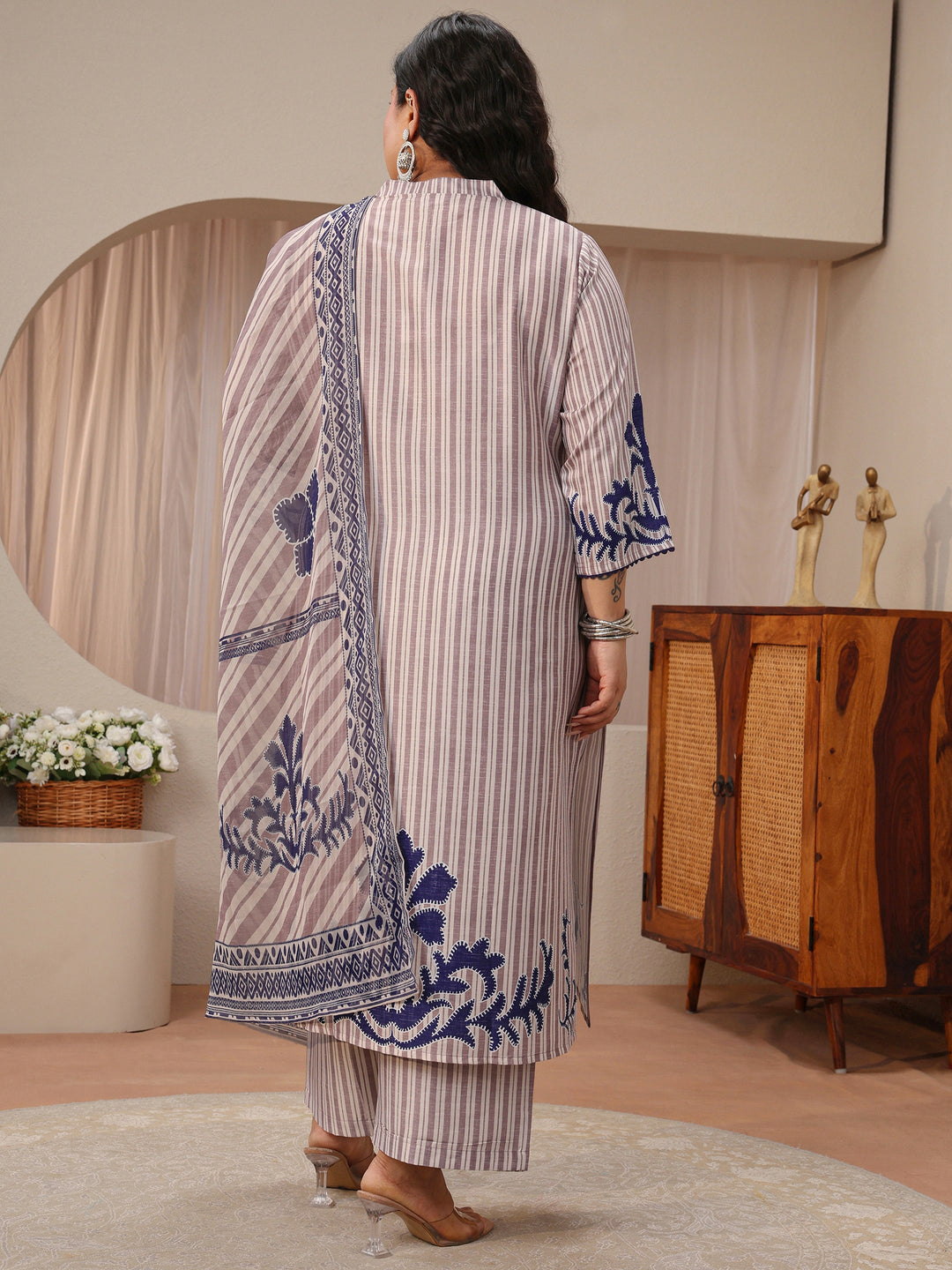  Plus Size Off White Striped Printed Cotton Blend Straight Suit Set 