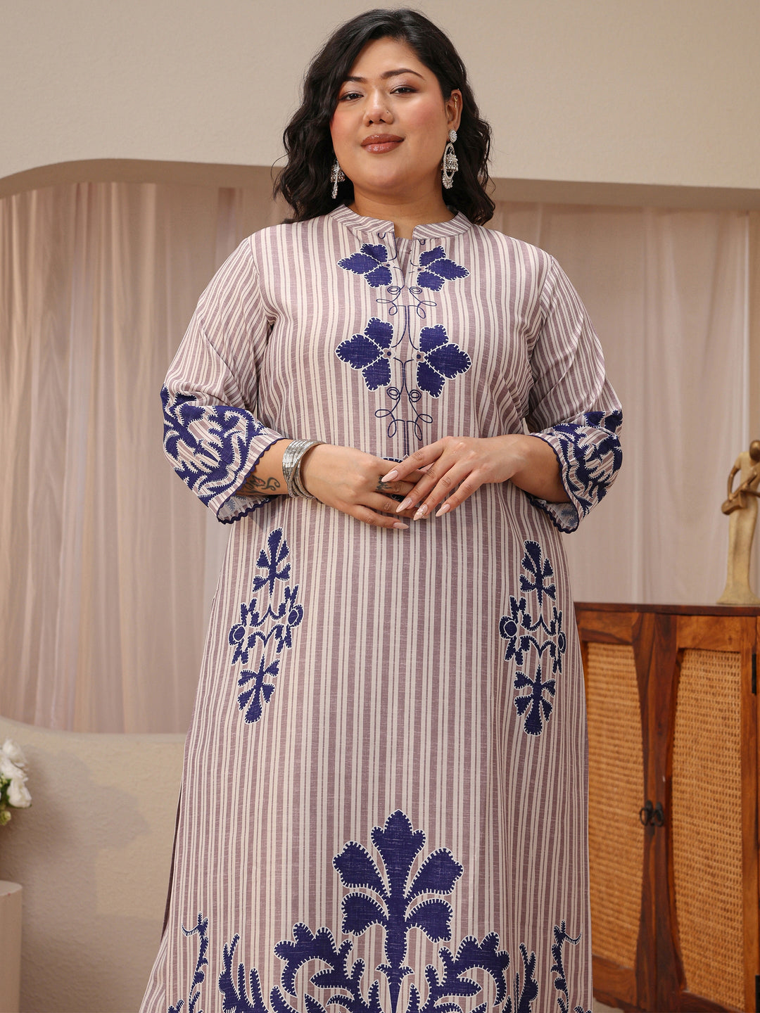  Plus Size Off White Striped Printed Cotton Blend Straight Suit Set 