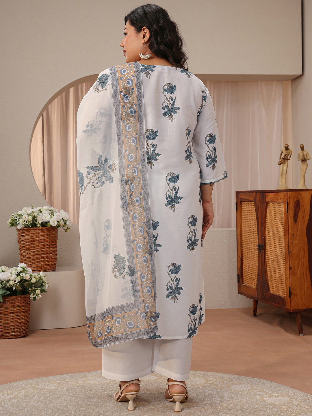  Plus Size White Floral Printed Cotton Blend Straight Suit Set 