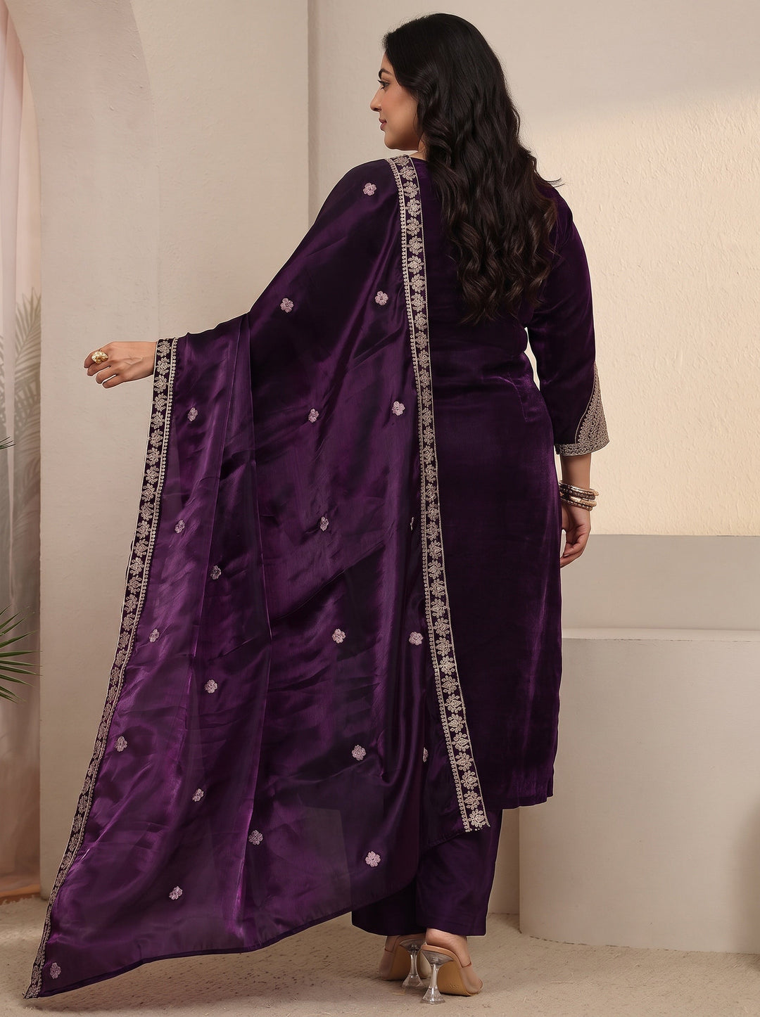  Plus Size Burgundy Floral Embroidered Tissue Straight Suit Set 