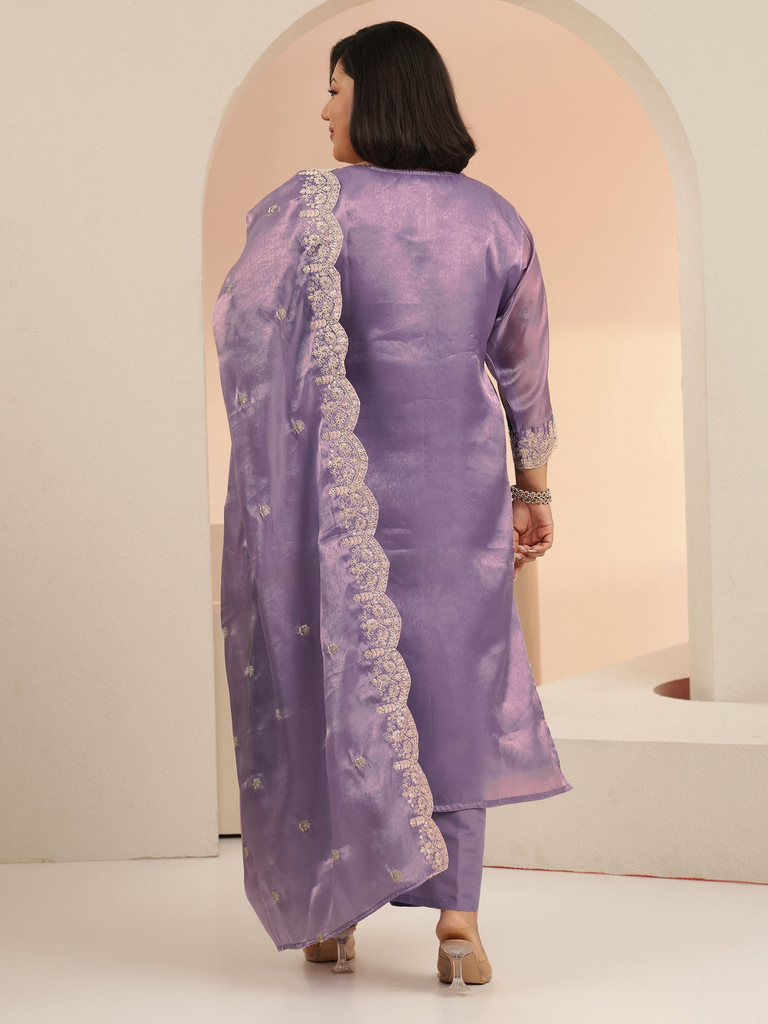  Plus Size Lavender Floral Embroidered Tissue Straight Suit Set 