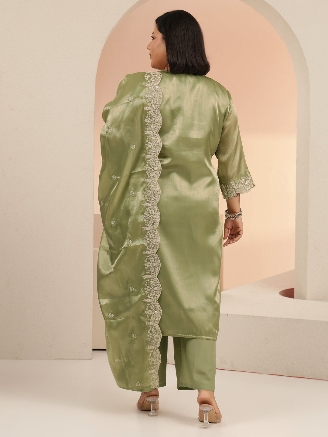  Plus Size Green Floral Embroidered Tissue Straight Suit Set 