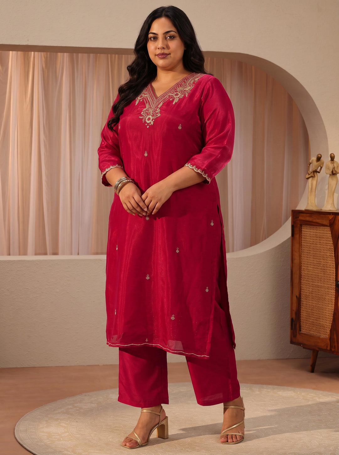  Plus Size Red Floral Embroidered Tissue Straight Suit Set 