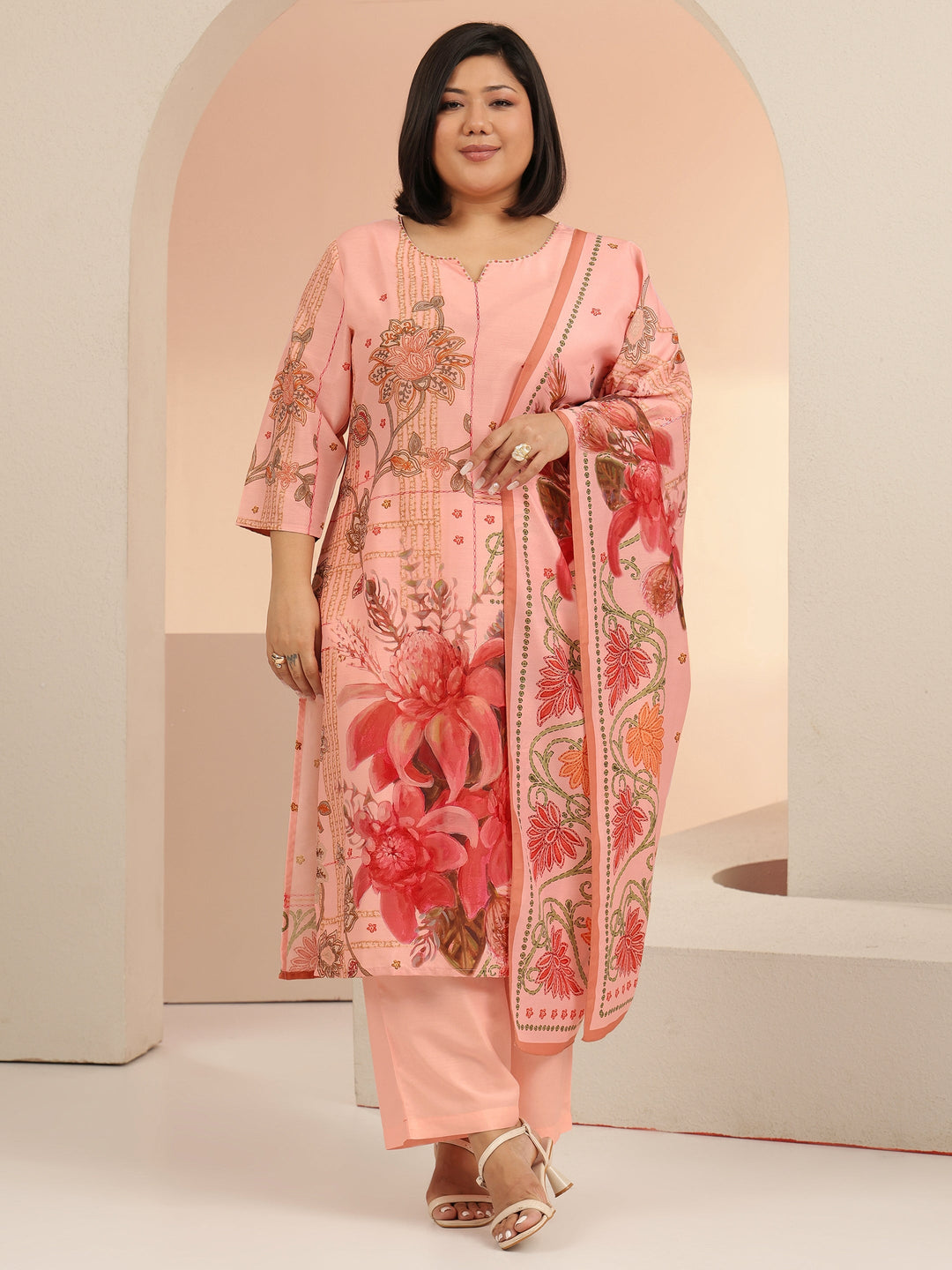  Plus Size Peach Pink Floral Printed Muslin Straight Suit Set 