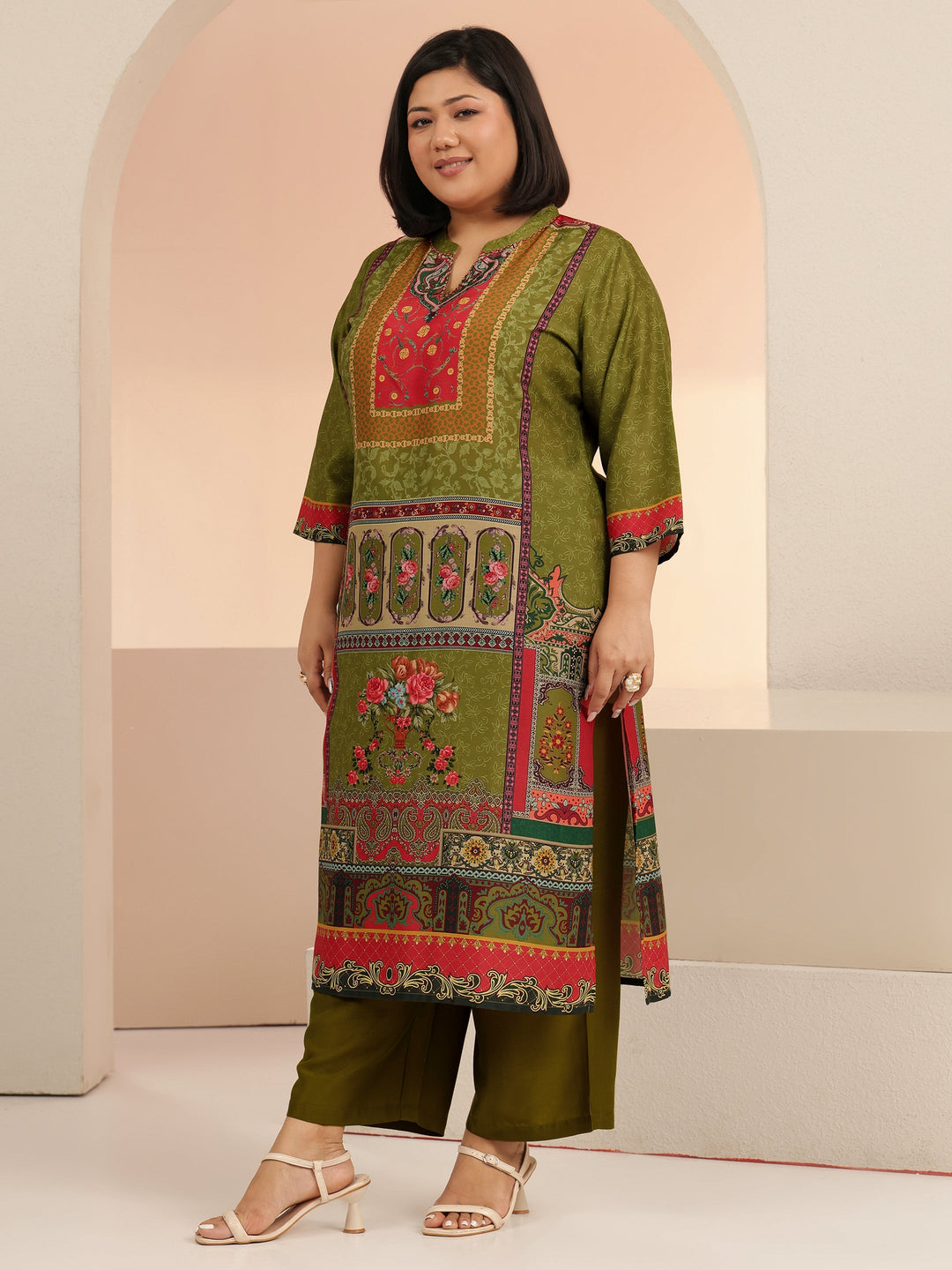  Plus Size Green Floral Printed Muslin Straight Suit Set 