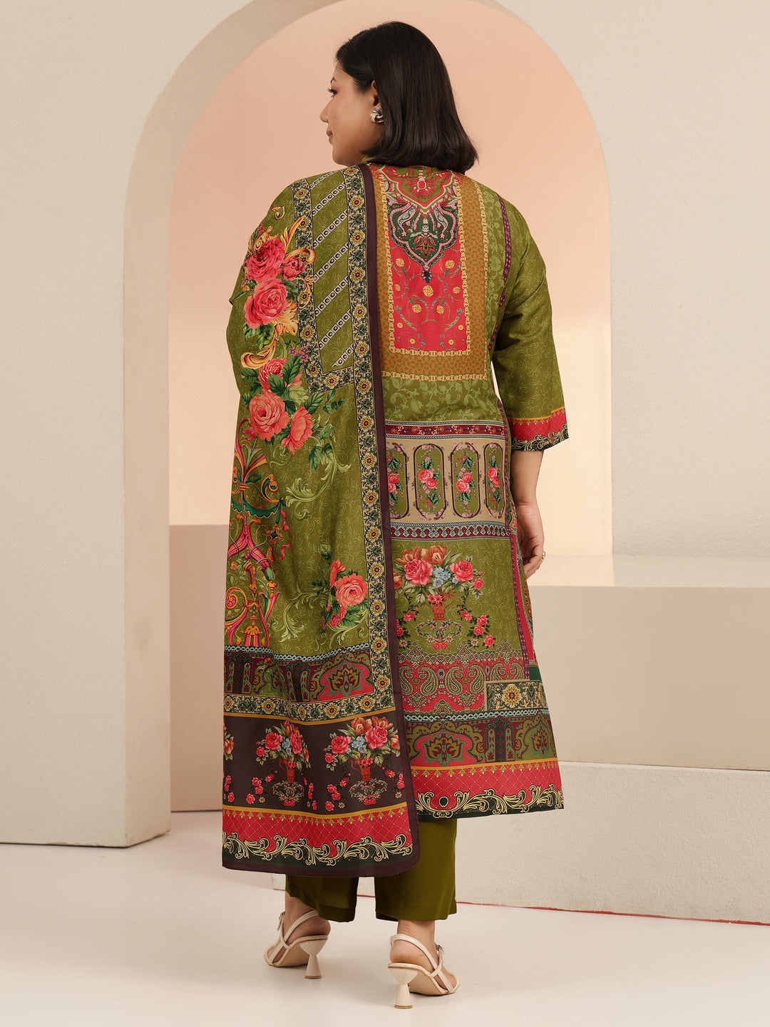  Plus Size Green Floral Printed Muslin Straight Suit Set 