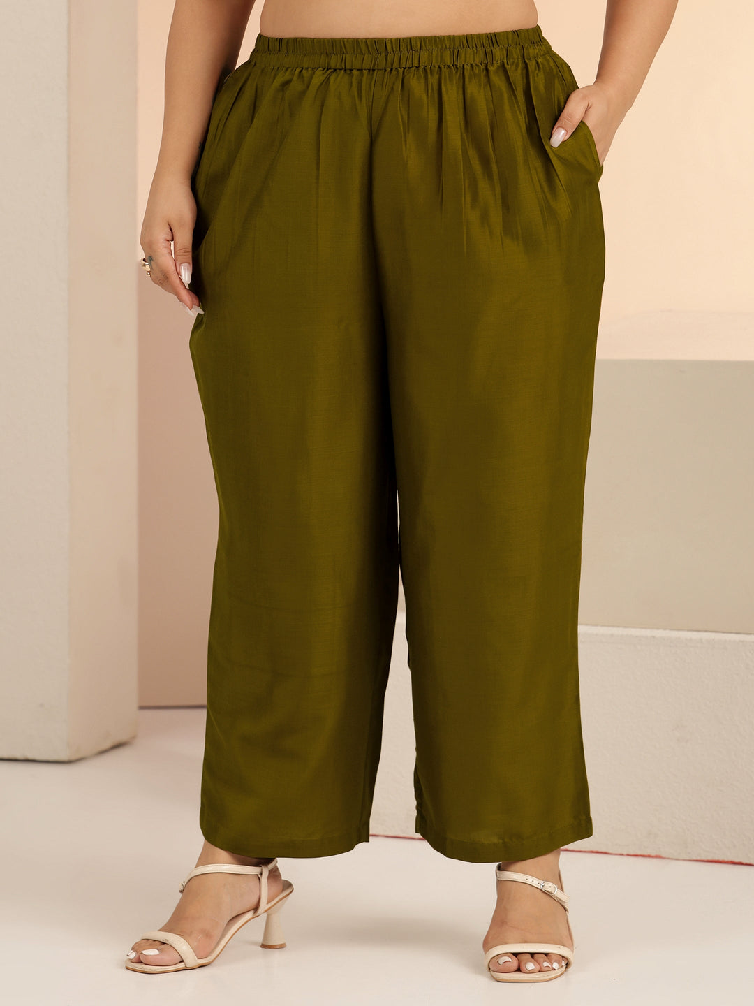  Plus Size Green Floral Printed Muslin Straight Suit Set 