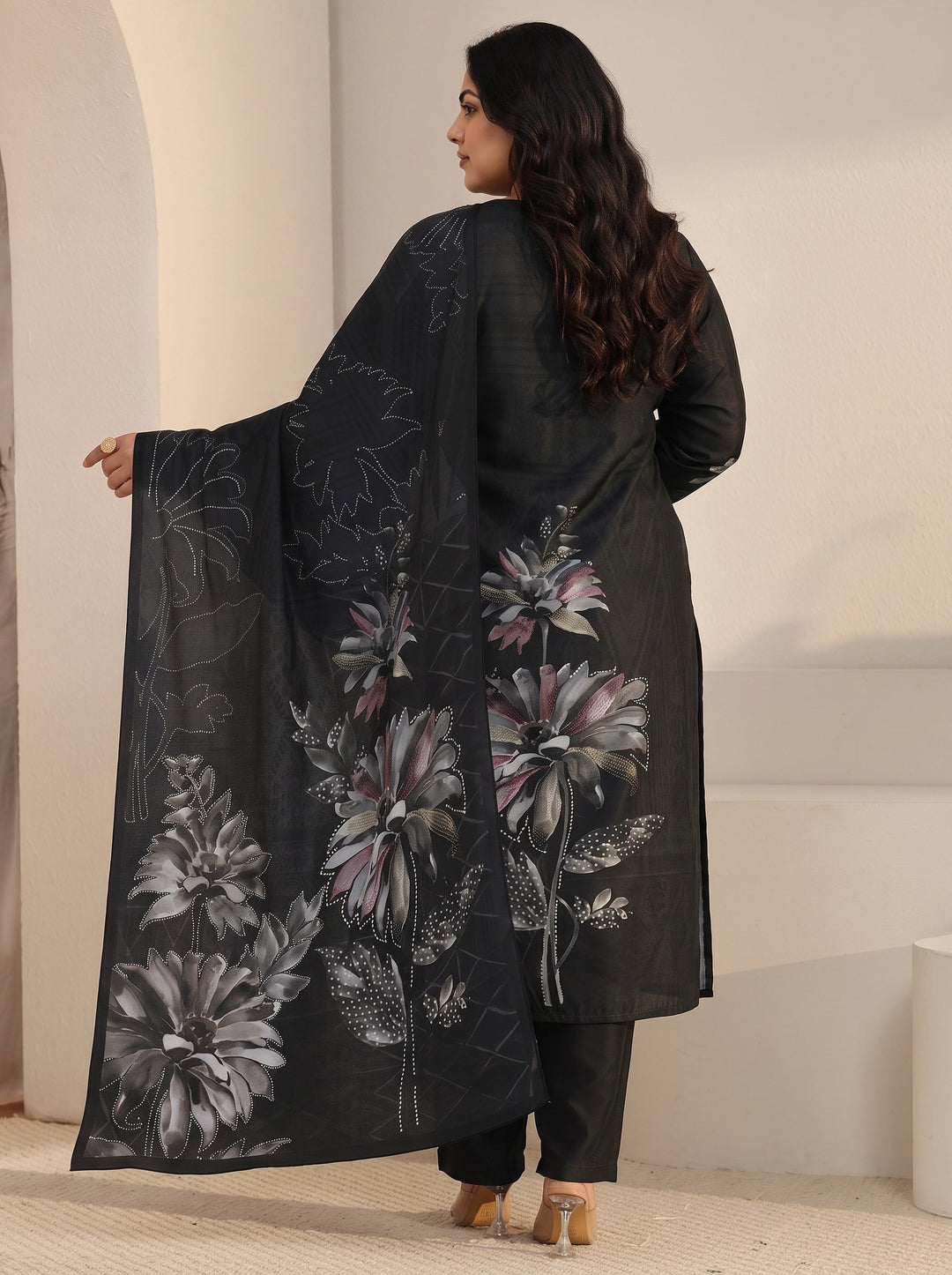  Plus Size Black Floral Printed Muslin Straight Suit Set 