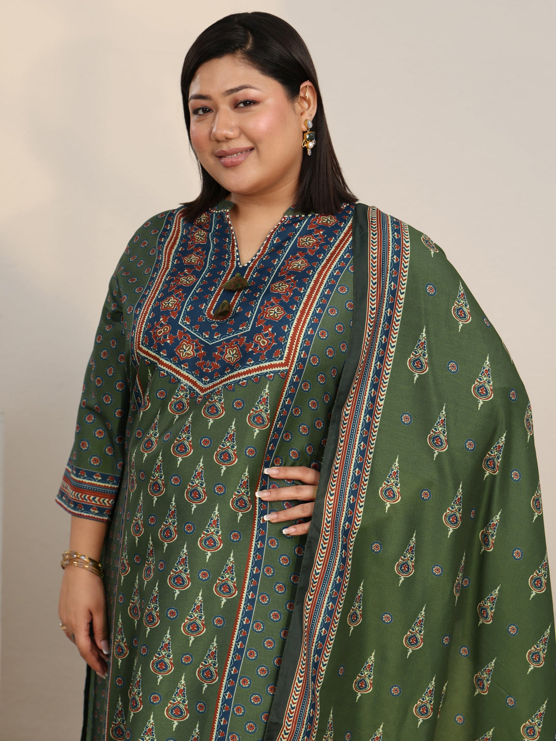  Plus Size Olive Green Printed Muslin Straight Suit Set 
