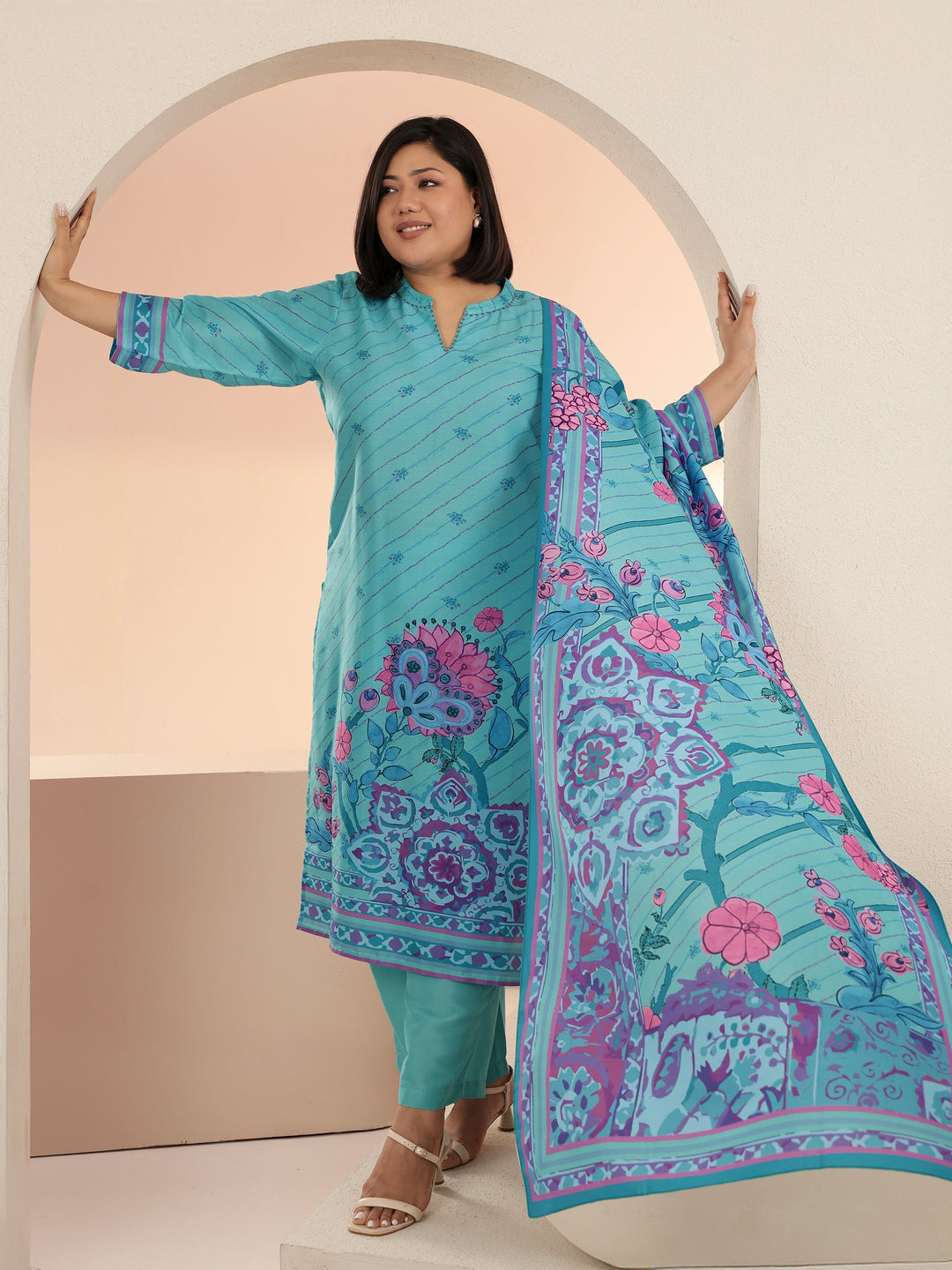  Plus Size Blue Floral Printed Straight Suit Set 