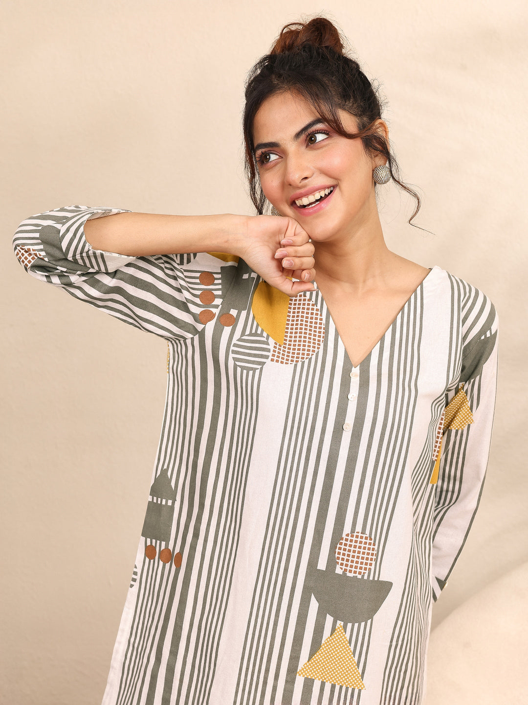  Off White Printed Cotton Night Suit 