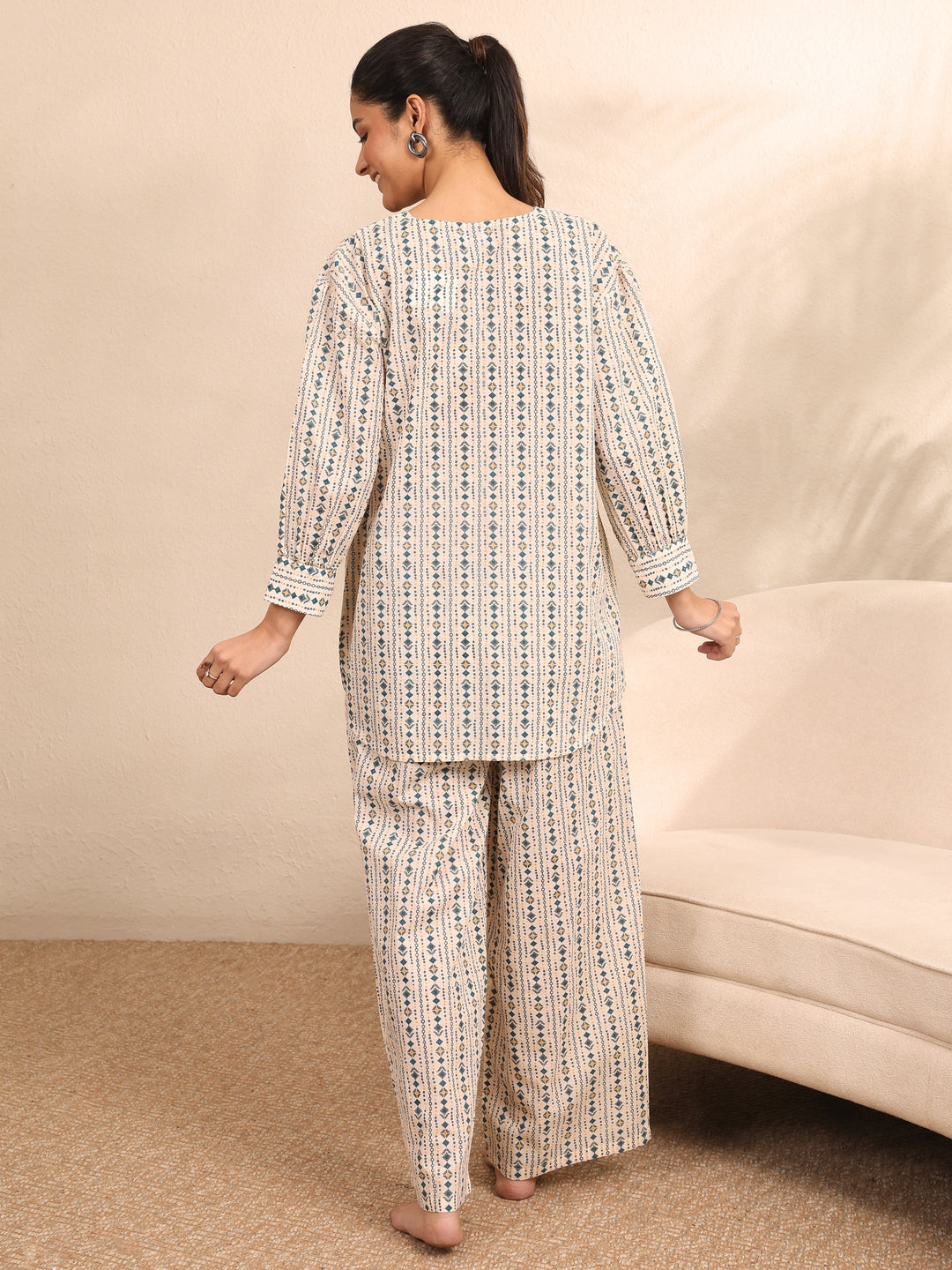  Off White Printed Cotton Night Suit 