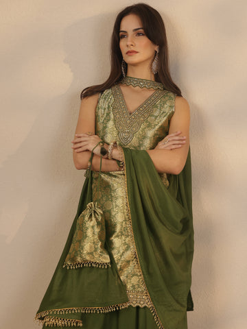 Green Embroidered Silk Blend Straight Suit Set With Dupatta