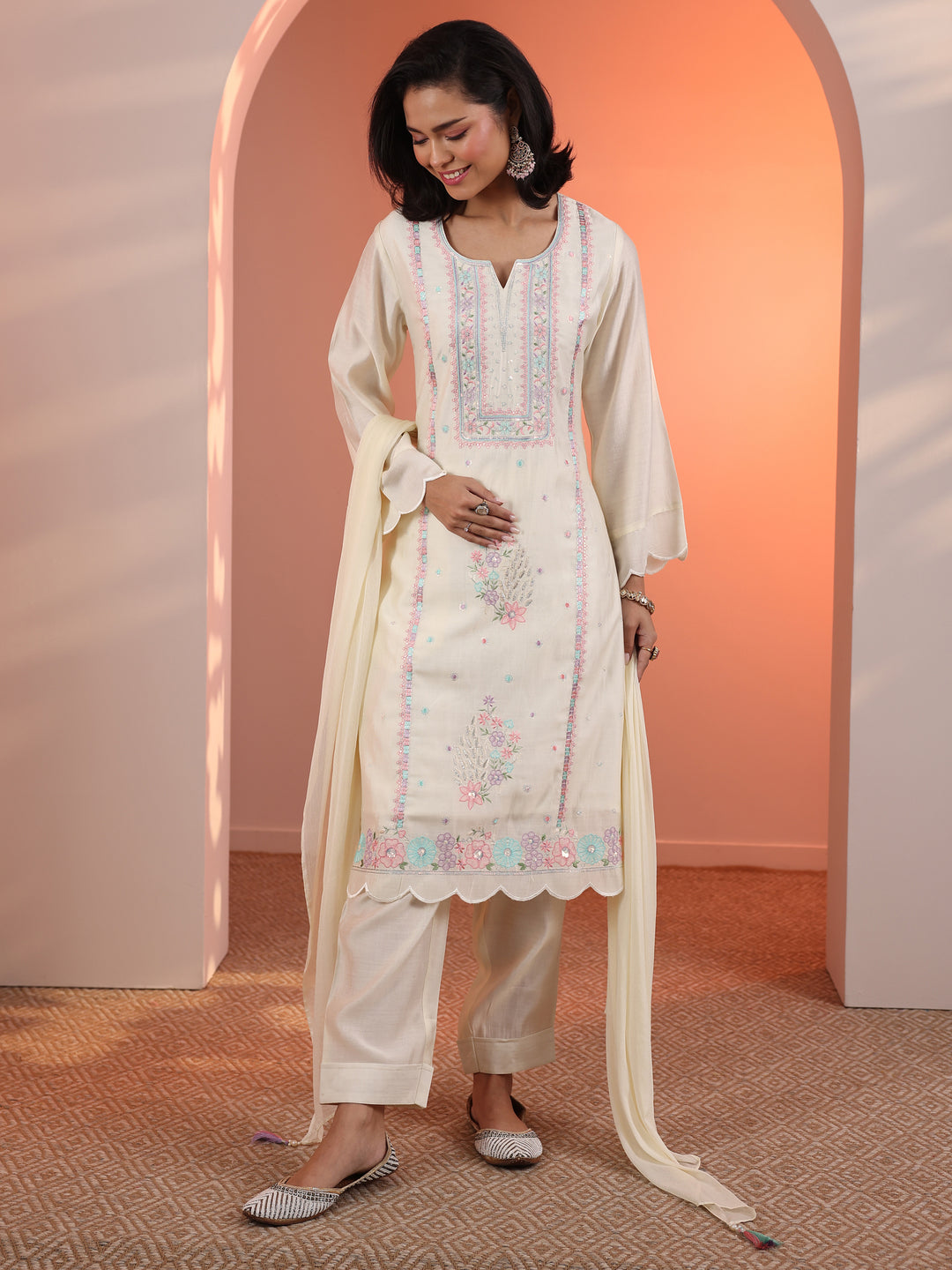 Off White Embroidered Silk Blend Straight Suit Set With Dupatta 