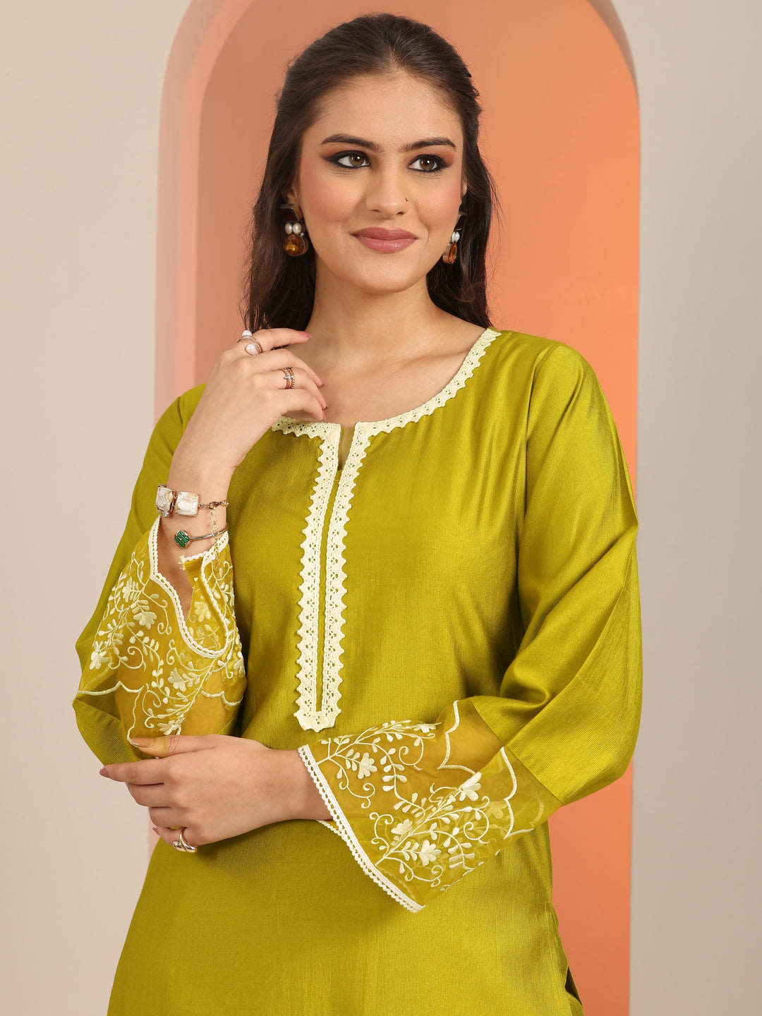  Green Embroidered Silk Blend Straight Suit Set With Dupatta 