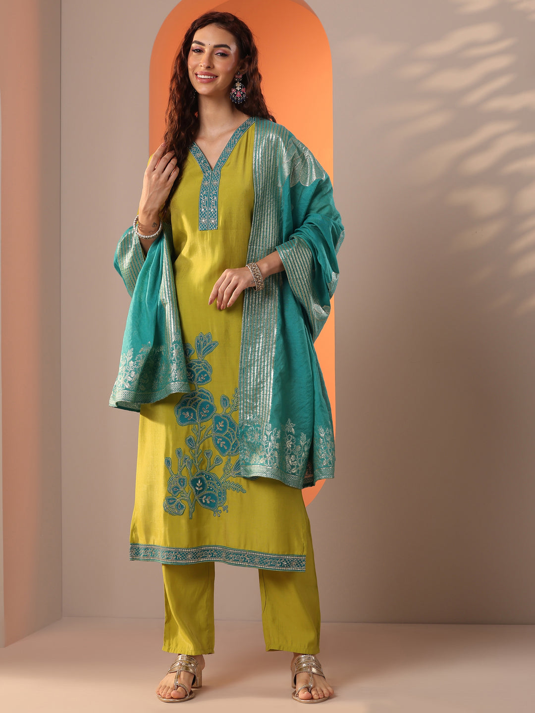  Green Embellished Silk Blend Straight Suit Set With Dupatta 