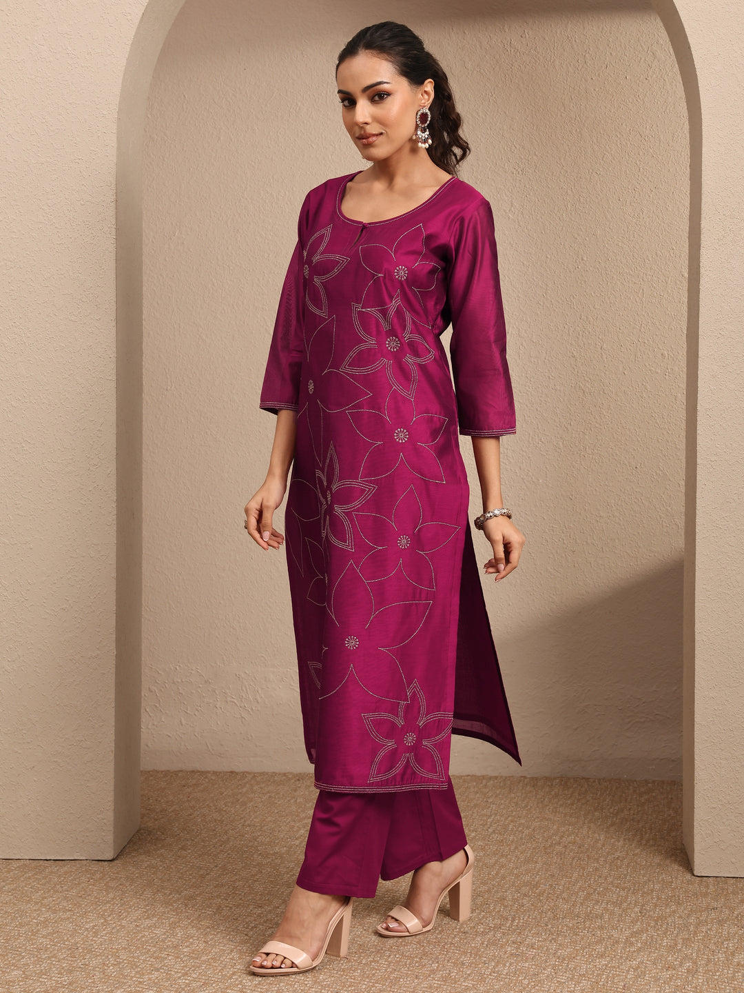  Magenta Embroidered Silk Blend Straight Suit Set With Dupatta 