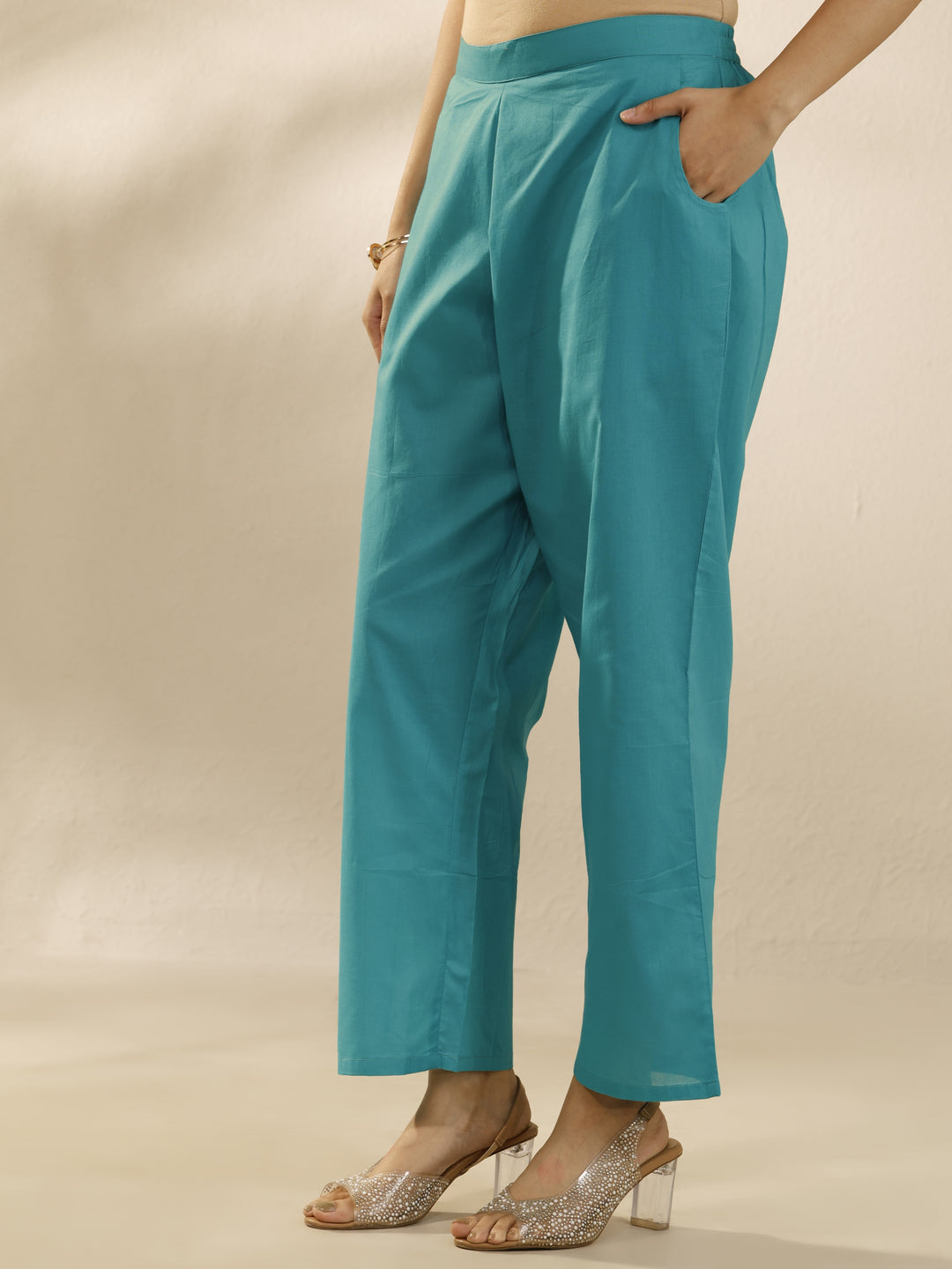  Green Embellished Silk Blend Straight Suit Set With Dupatta 